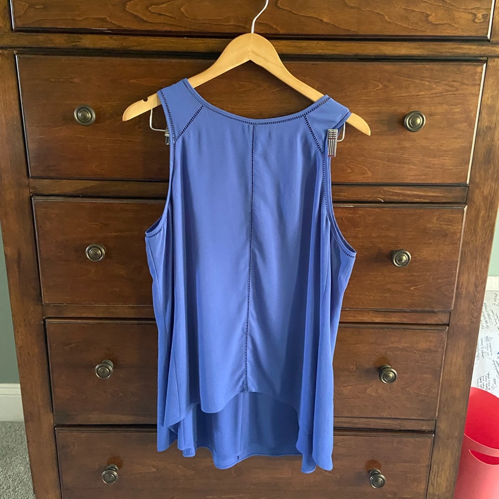 White House Black sleeveless top with stitching detail